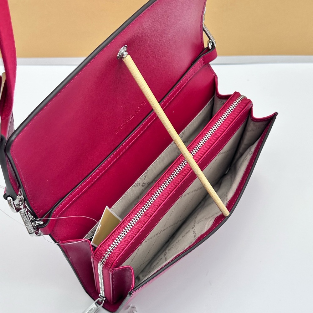 MICHAEL KORS
Jet Set Large Ombré Signature Logo Crossbody Bag Dark Raspberry - Picture 9 of 15